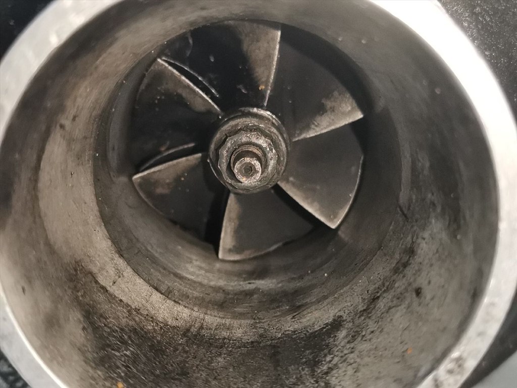 AUDI A6 II Avant (4B5/ 4B6/ C5) 2.5 TDI quattro Turbó #30824# 059145704C 2. kép