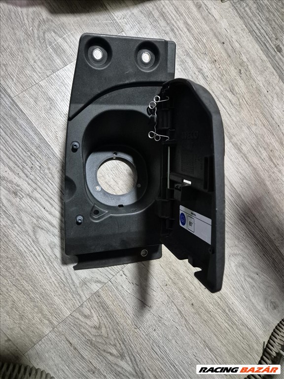 Iveco daily tank ajtó fedél  5801648112 5801545428 1. kép
