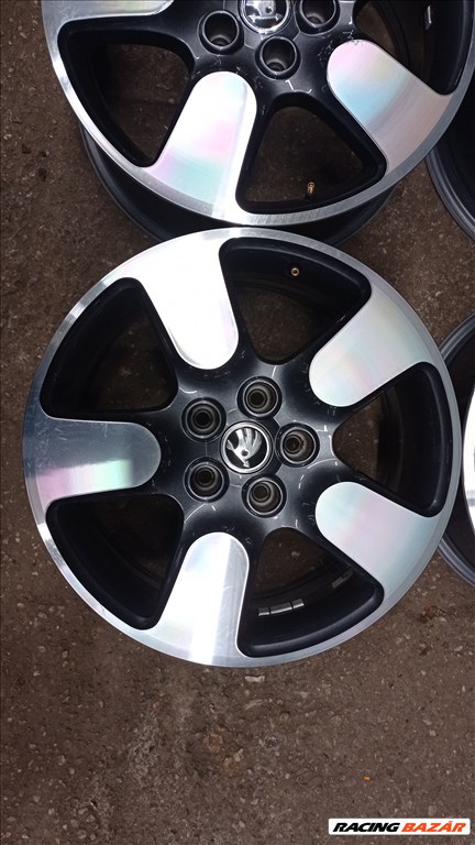  5x112 lyukosztású 7JJ 17" használt (gyári felni) alufelni 2. kép