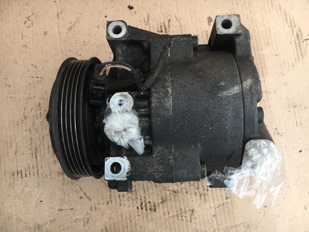 Fiat, Alfa benzines gyári, bontott klímakompresszor 592475900 2. kép