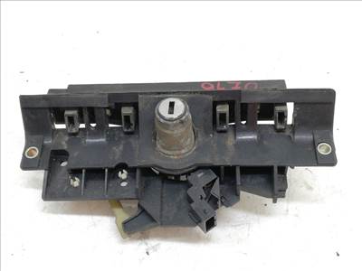 AUDI A3 (8L1) 1.6 Csomagtérajtó Kilincs #9470#