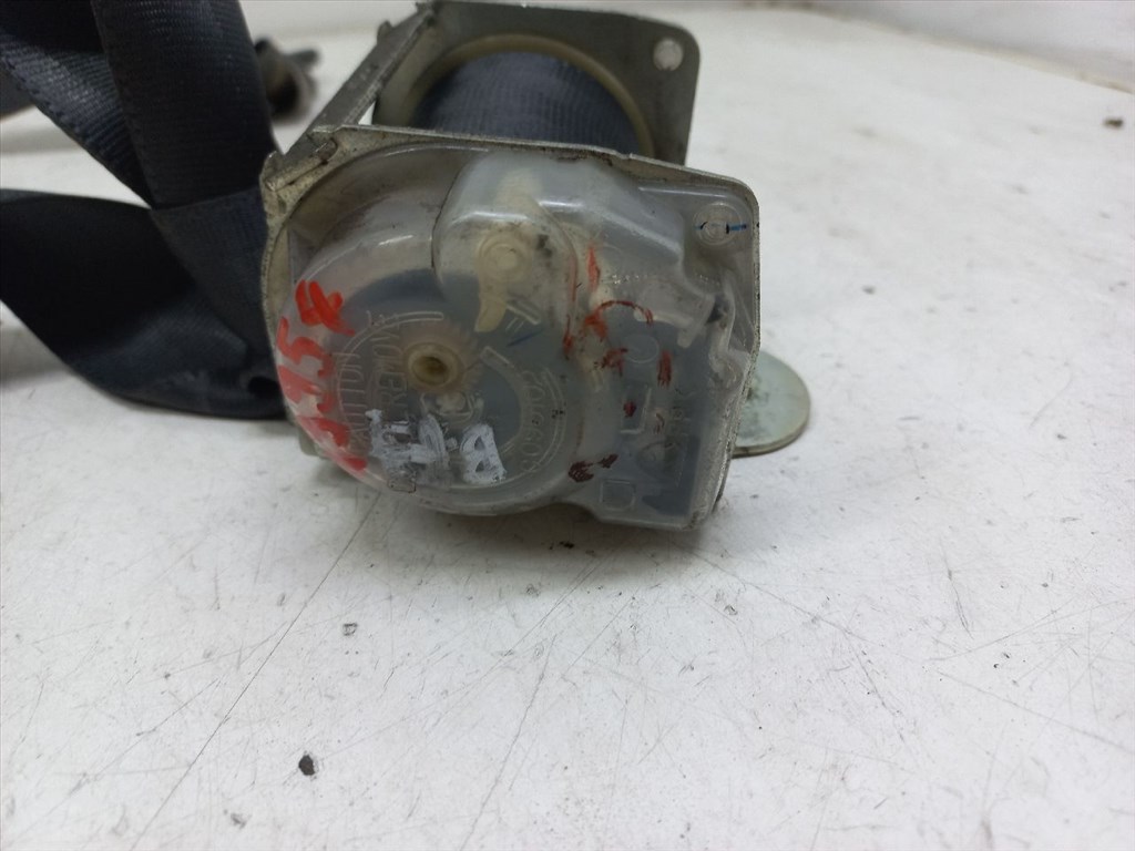 TOYOTA YARIS I (P10) 1.4 D-4D (NLP10_) Bal hátsó Biztonsági Öv #13954# C085407 3. kép