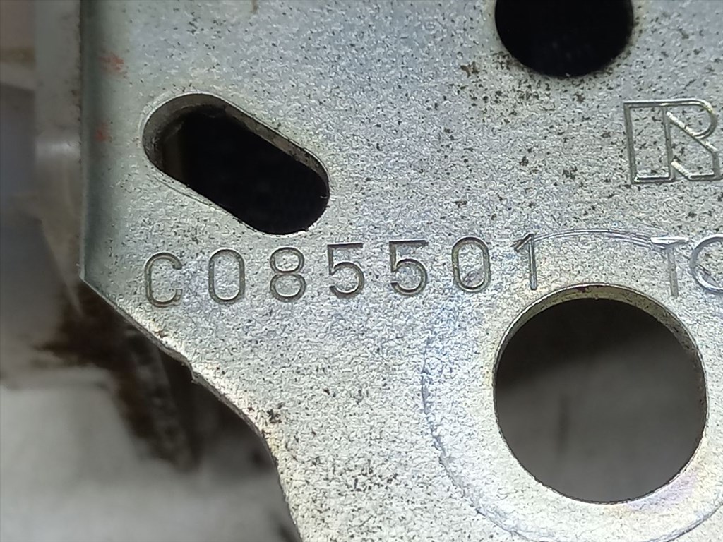 TOYOTA YARIS I (P10) 1.4 D-4D (NLP10_) Bal hátsó Biztonsági Öv #13954# C085407 7. kép