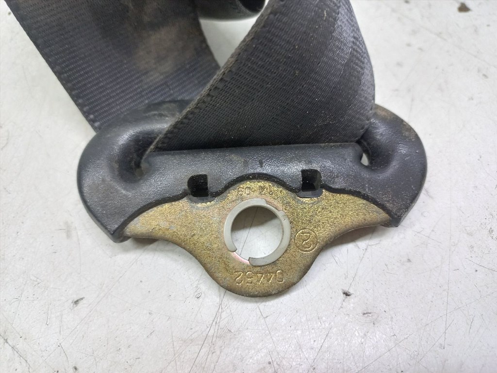 TOYOTA YARIS I (P10) 1.4 D-4D (NLP10_) Bal hátsó Biztonsági Öv #13954# C085407 9. kép