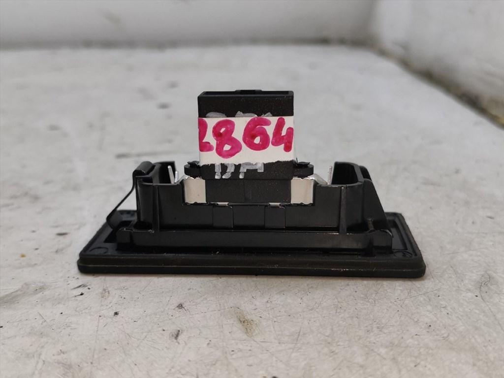 AUDI A4 IV (8K2/ B8) 1.8 TFSI Jobb Rendszámtábla Világítás #28647# 8T0943021 3. kép