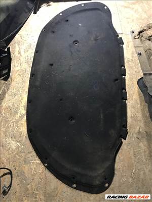 Skoda Octavia III géptető szigetelés