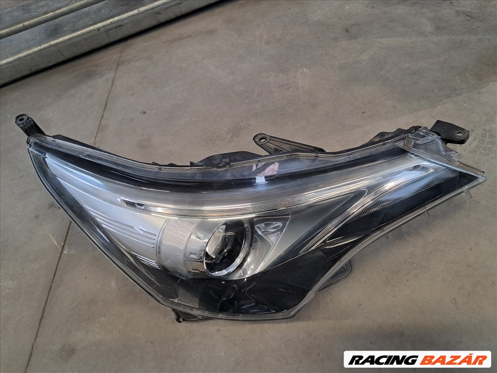 Toyota Avensis (T270 Facelift) Jobb fényszóró  2. kép