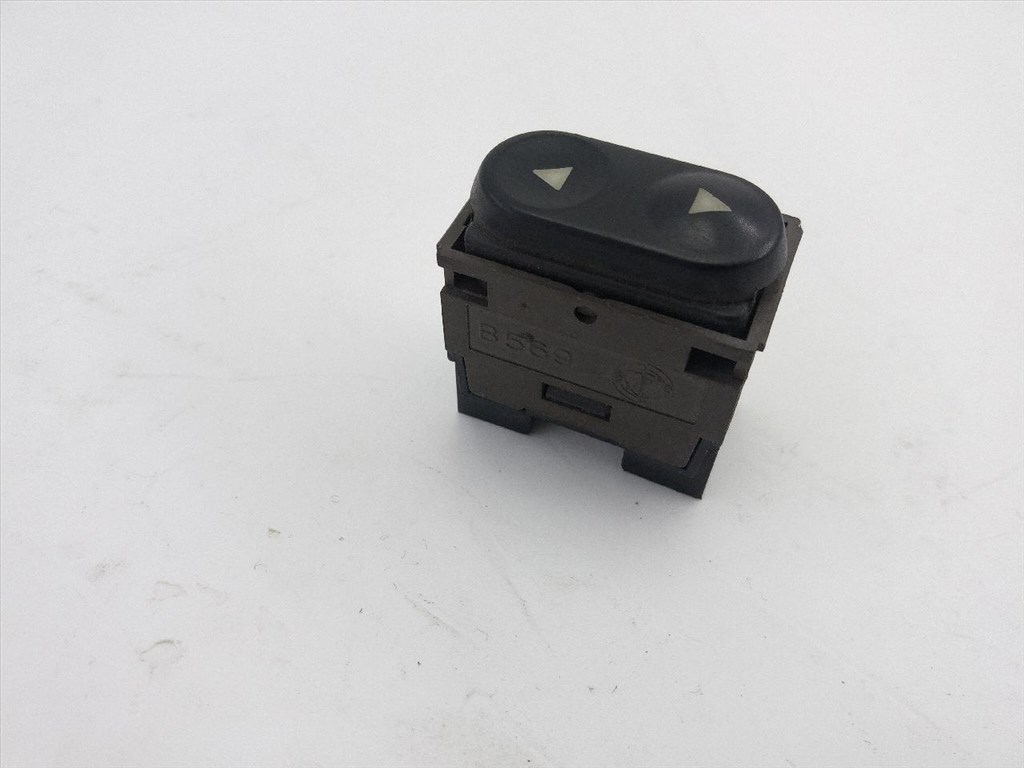 Fiat Punto I, Seicento bal első ablakemelő kapcsoló 1. kép