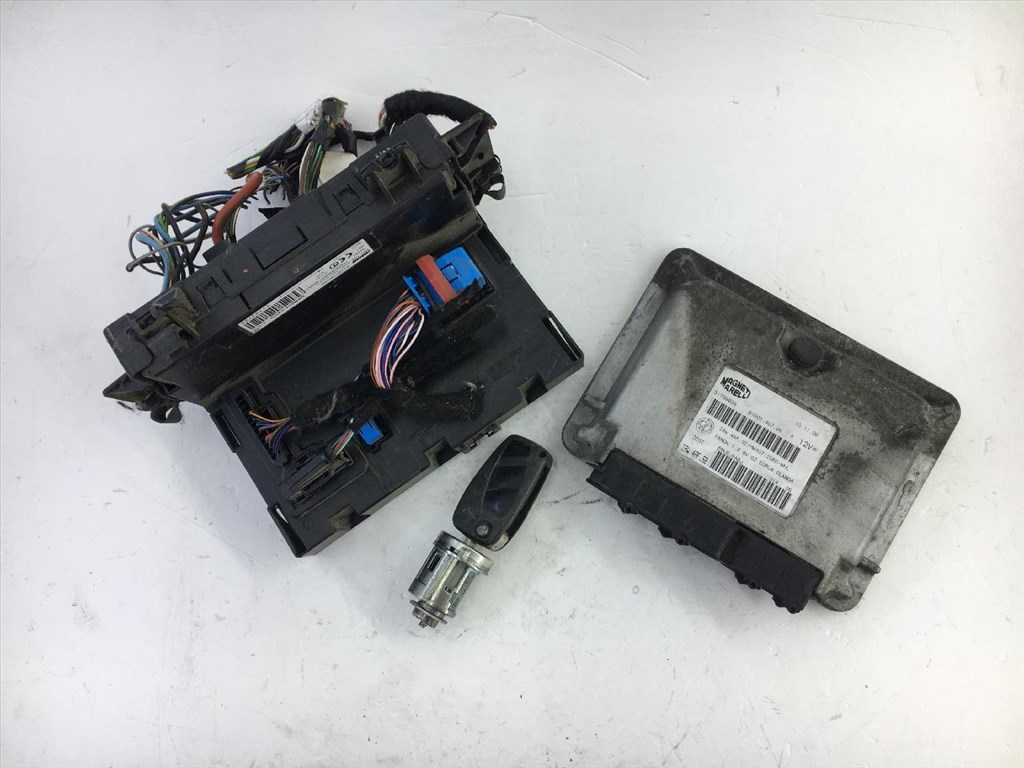 Fiat Panda 2003-2010 1.2 8v benzines motorvezérlő szett! ECU+body computer+gyújtáskapcsaoló+1 db bicskakulcs 51798638 1. kép
