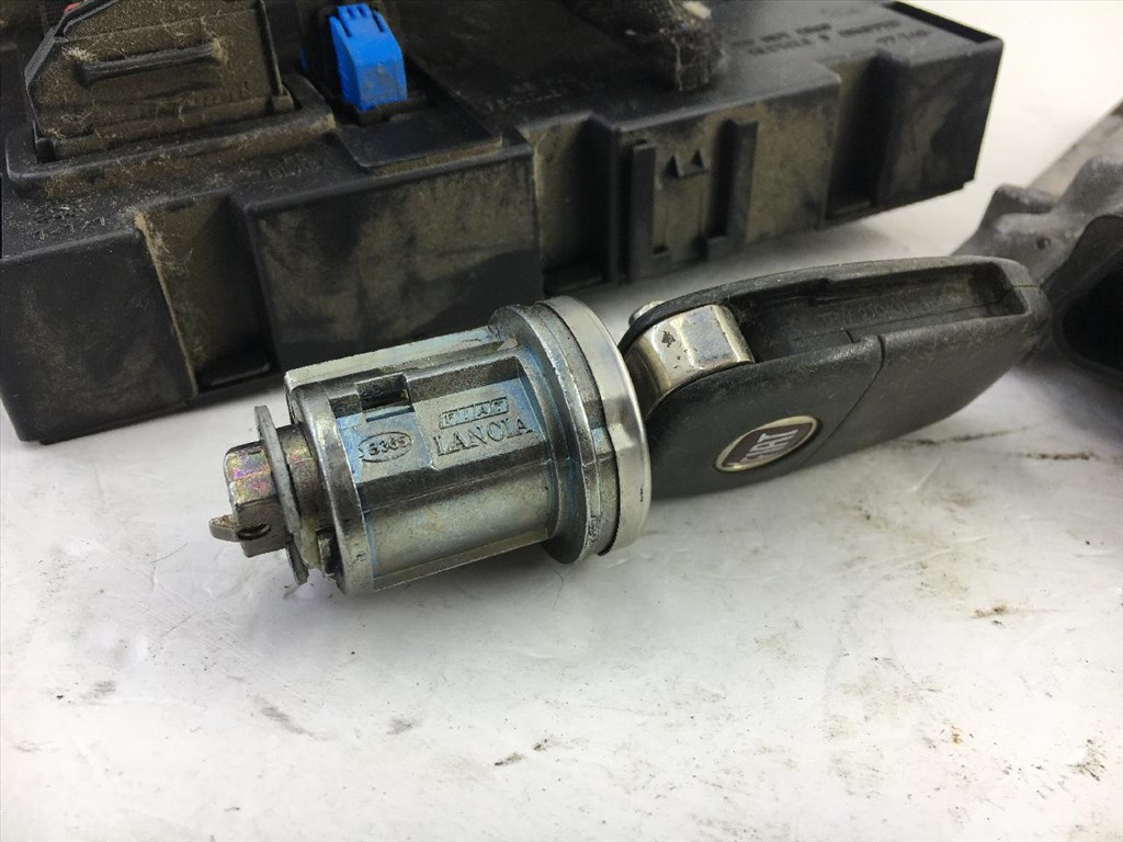 Fiat Panda 2003-2010 1.2 8v benzines motorvezérlő szett! ECU+body computer+gyújtáskapcsaoló+1 db bicskakulcs 51798638 4. kép