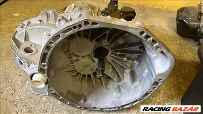 Renault Trafic II Generation L1H1 2.0 dCi 115 váltó  pf6010 pf6026