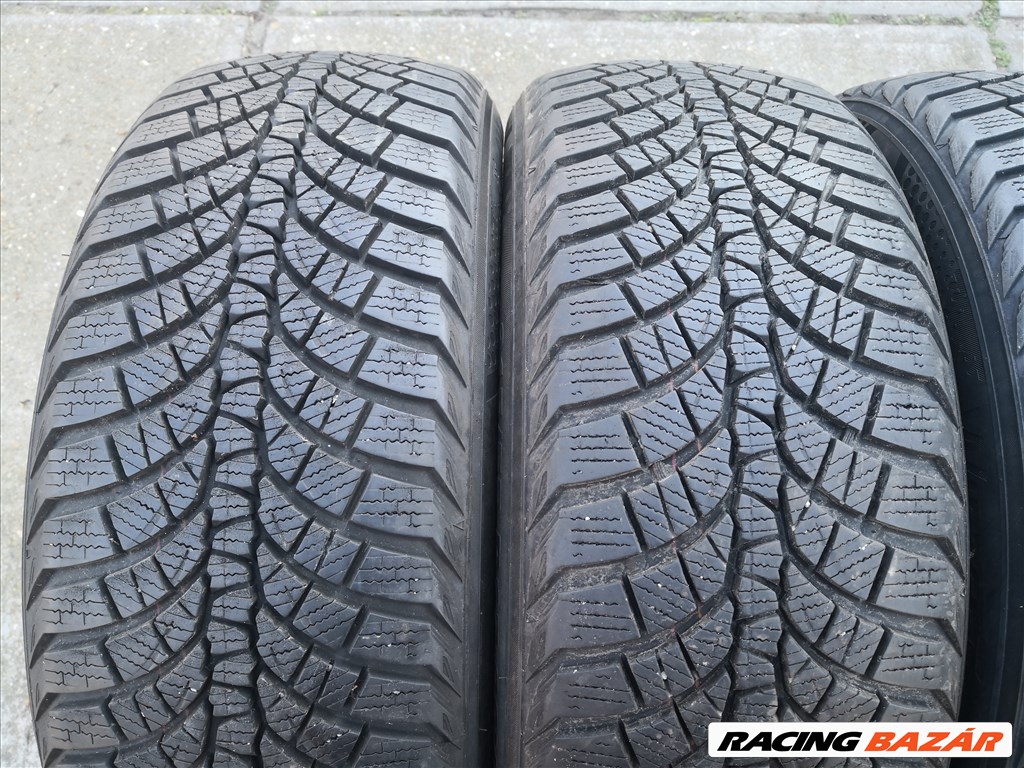 215/55R17-es Kumho téli gumi  5. kép