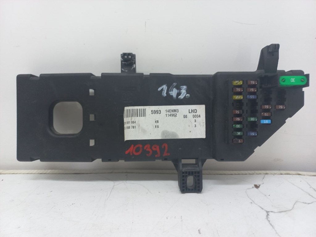 OPEL VECTRA C 1.9 CDTI Biztosítéktábla Utastér #10392# 13181984 1. kép