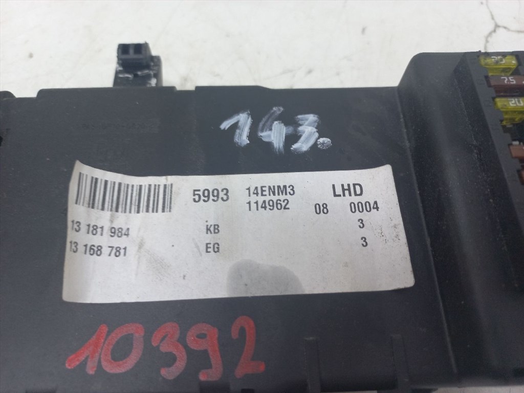 OPEL VECTRA C 1.9 CDTI Biztosítéktábla Utastér #10392# 13181984 4. kép