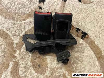 Audi A4 (B8 - 8K) AUDI A4 B8 Hátsó középső Biztonsági Öv Csat 8k0857797 8k0857739