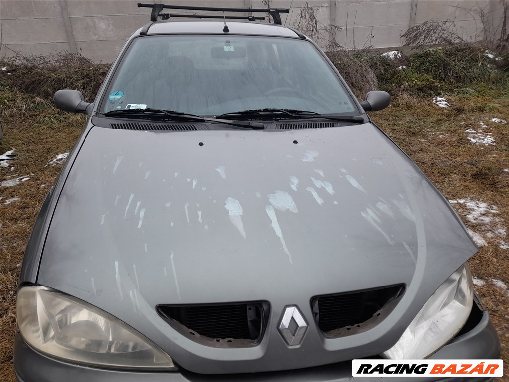 Renault Mégane I kombi bontott alkatrészei 4. kép