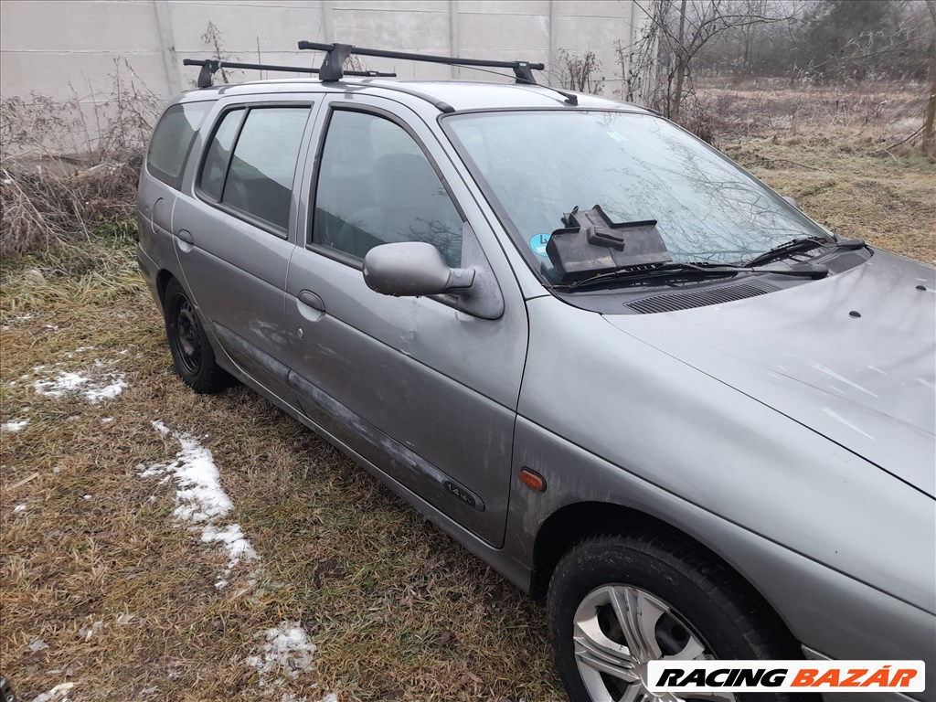 Renault Mégane I kombi bontott alkatrészei 1. kép
