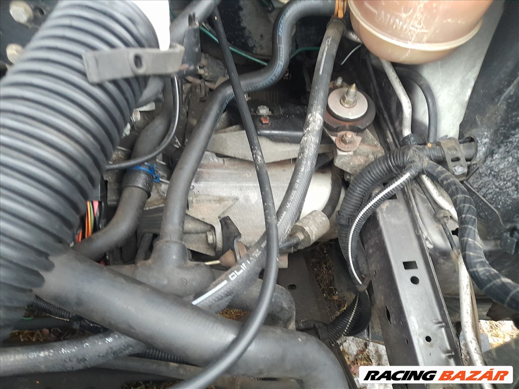 Renault Mégane I kombi bontott alkatrészei 10. kép