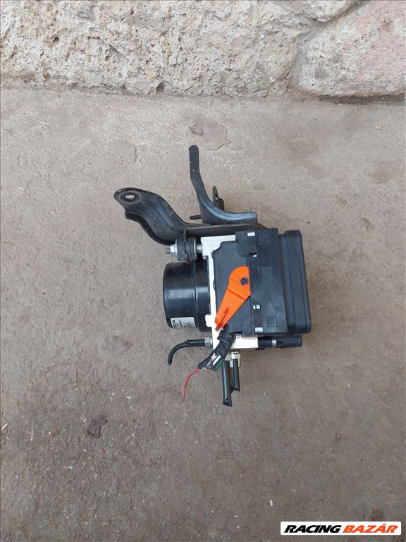 Toyota Yaris (XP130/XP150) 1.4 D-4D ABS kocka 2401 445400d020 3. kép