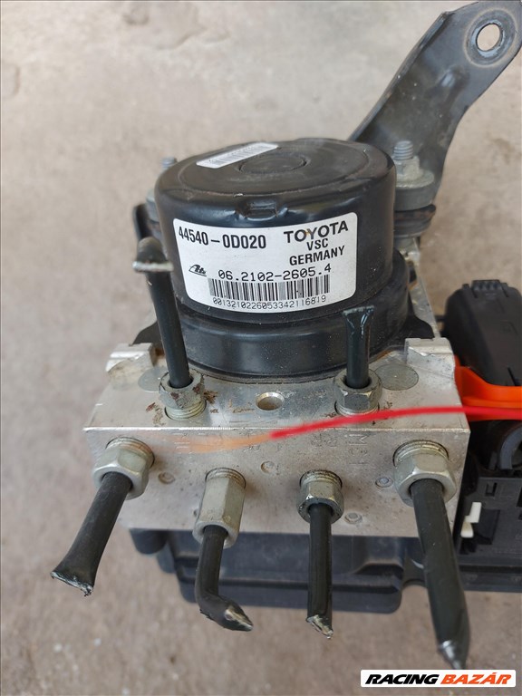 Toyota Yaris (XP130/XP150) 1.4 D-4D ABS kocka 2401 445400d020 4. kép