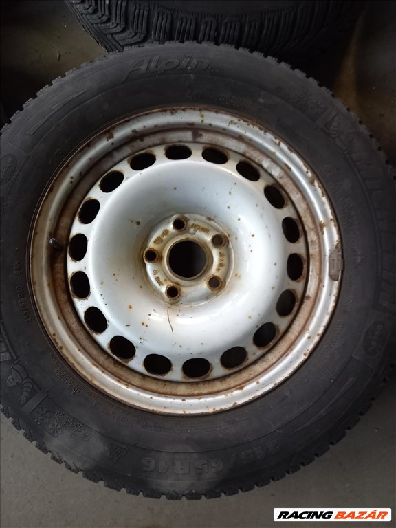  VW Tiguan 5x112-as 6.5x 16" használt (gyári felni) lemezfelni 215/65R16 télivel Sxx2 3. kép