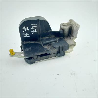 Alfa Romeo 147 5 ajtós jobb hátsó bontott ajtózár. Központi záras 46556820
