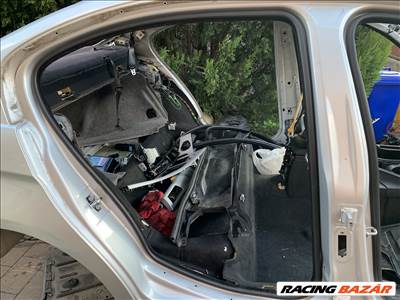 BMW 3-as sorozat E90, E91 ajtó kédergumi élvédő gumi 51727247258 51727247260