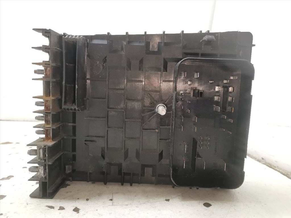 SKODA OCTAVIA II (1Z5) 1.9 TDI Biztosítéktábla Motortér #33434# 1K0937125A 2. kép