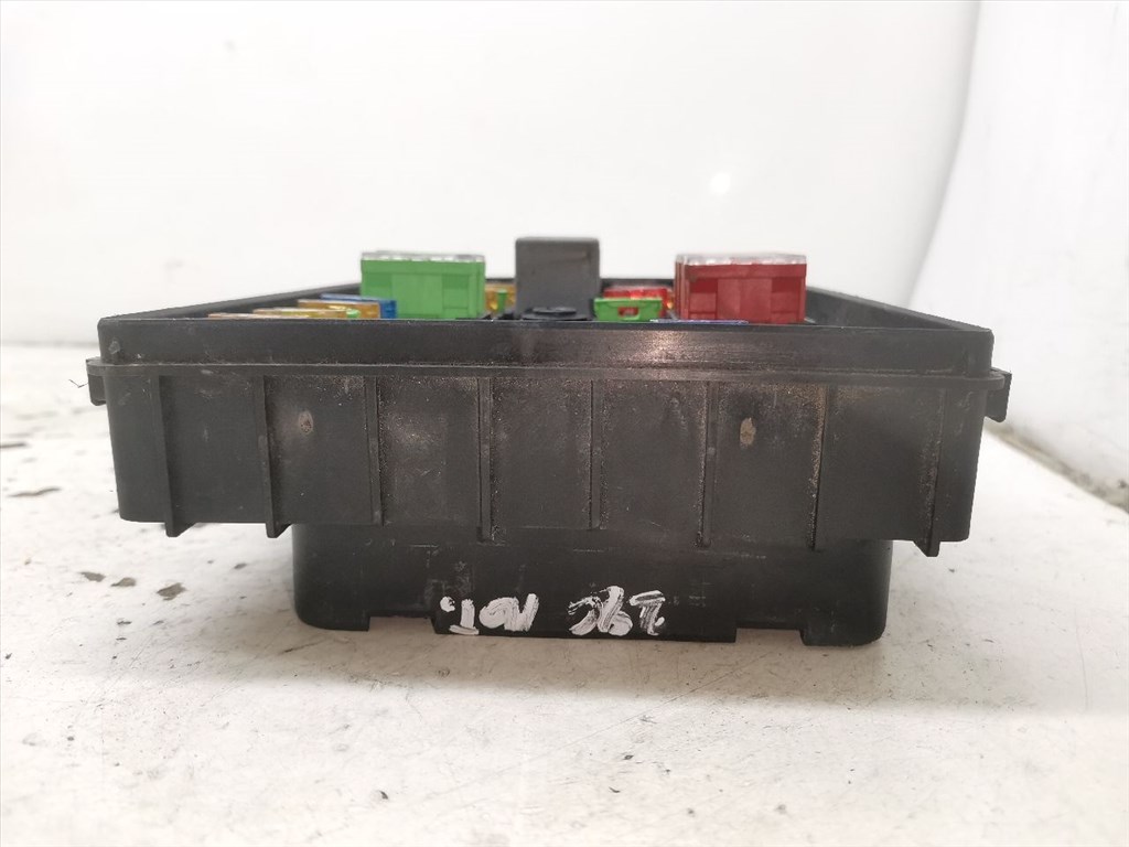 SKODA OCTAVIA II (1Z5) 1.9 TDI Biztosítéktábla Motortér #33434# 1K0937125A 4. kép