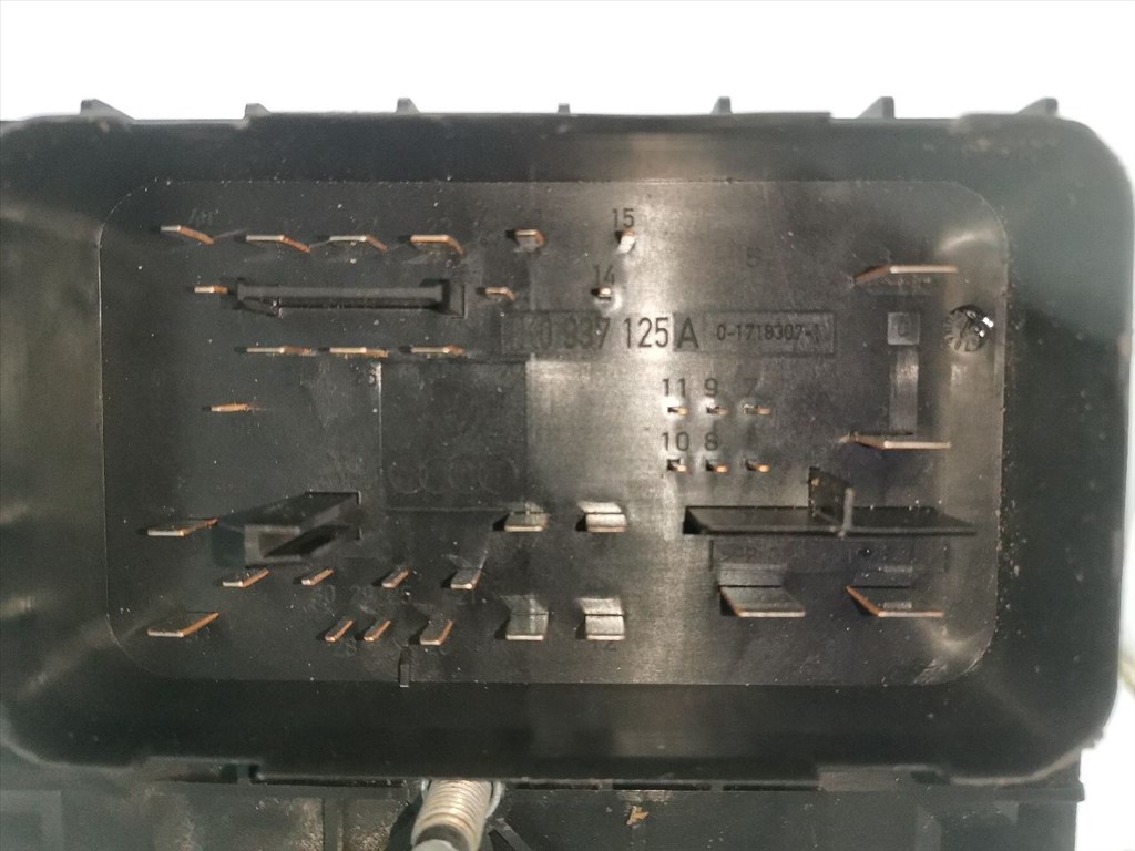SKODA OCTAVIA II (1Z5) 1.9 TDI Biztosítéktábla Motortér #33434# 1K0937125A 7. kép