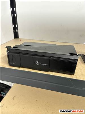 Mercedes C-osztály, Mercedes CLK-osztály cd tár  a2038703389