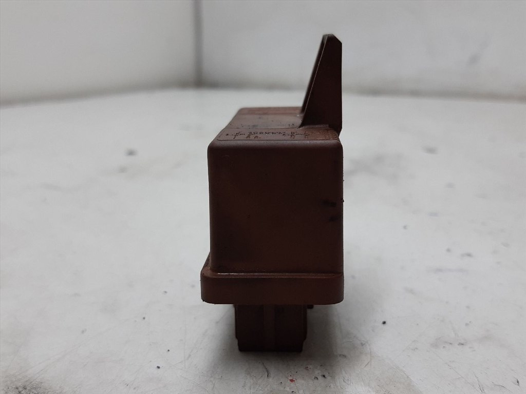 PEUGEOT 406 Break (8E/F) 2.0 HDI 110 Üzemanyag Szivattyú Relé #18090# 4. kép