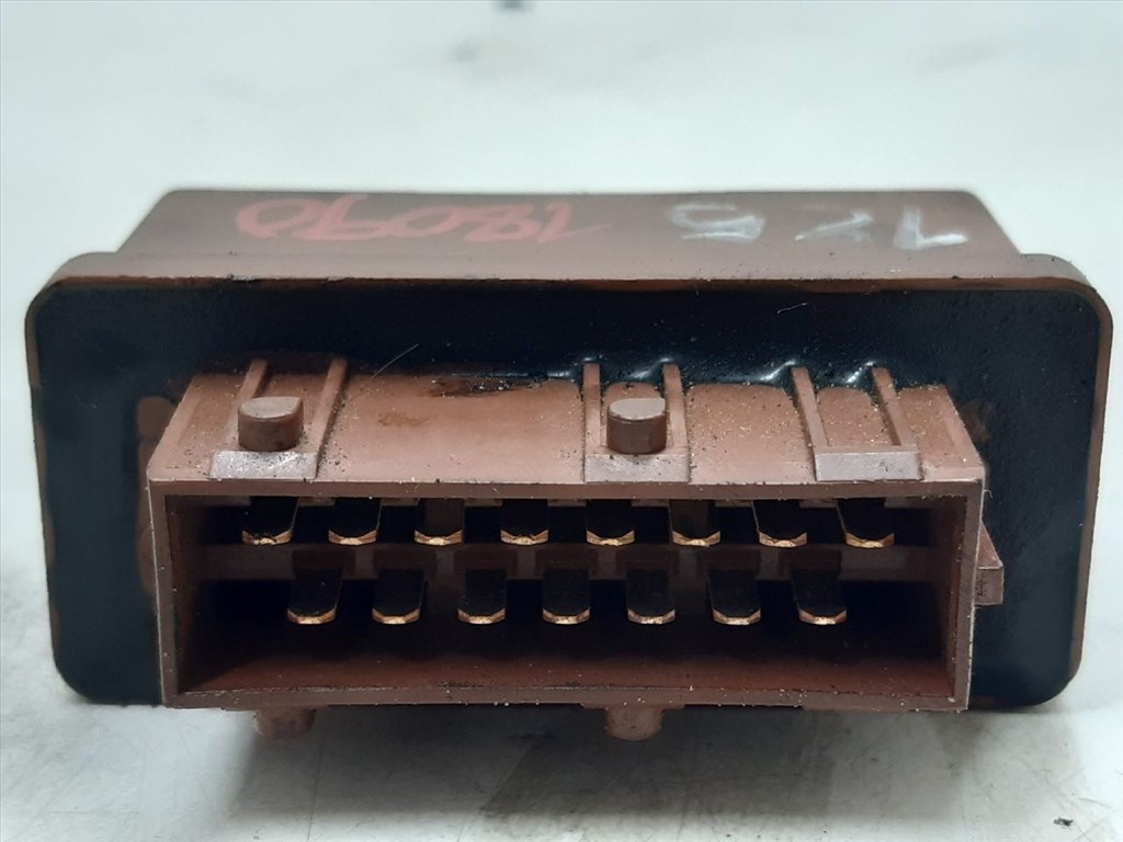 PEUGEOT 406 Break (8E/F) 2.0 HDI 110 Üzemanyag Szivattyú Relé #18090# 5. kép