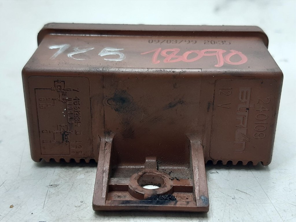 PEUGEOT 406 Break (8E/F) 2.0 HDI 110 Üzemanyag Szivattyú Relé #18090# 7. kép