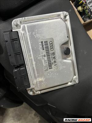 Audi A4 (B6/B7) B6/B7 motorvezérlő  8e0907401q