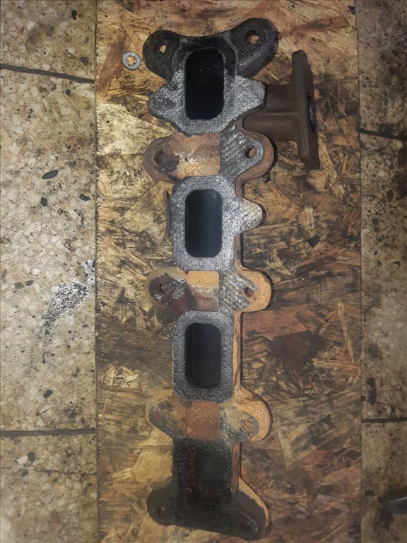 Iveco Daily Kipufogó Leömlő Cső 500326624 2. kép