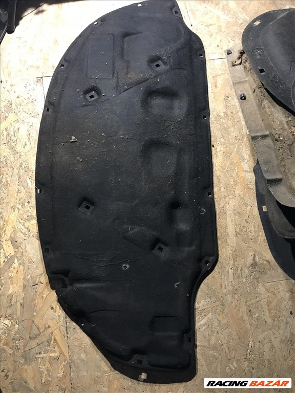 Audi A3 (8P) géptető szigetelés  2. kép