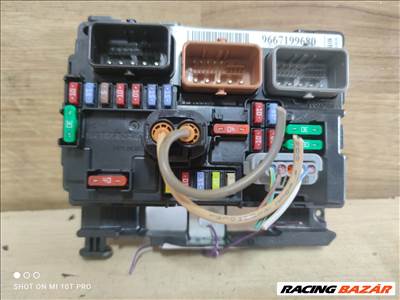 Citroën C3 II motortéri biztosítéktábla  9667199680