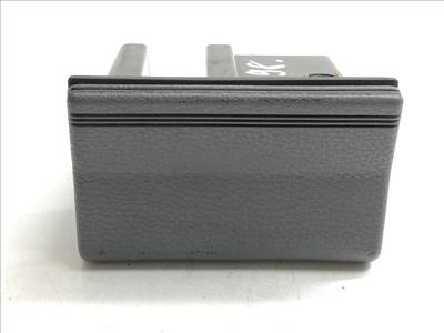 RENAULT CLIO I (B/C57_/ 5/357_) 1.2 (5/357Y/ 5/357K) Első Hamutartó #6430# 7700826743