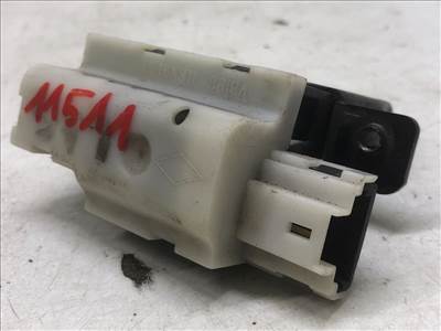 RENAULT LAGUNA II (BG0/1_) 3.0 V6 24V (BG01/ BG02/ BG0D/ BG0Y) Csomagtérajtó Zárszerkezet #11511# 8200000898B