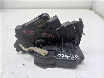BMW 3 - IV (E46) 316 i Jobb hátsó Ajtózár #16310#