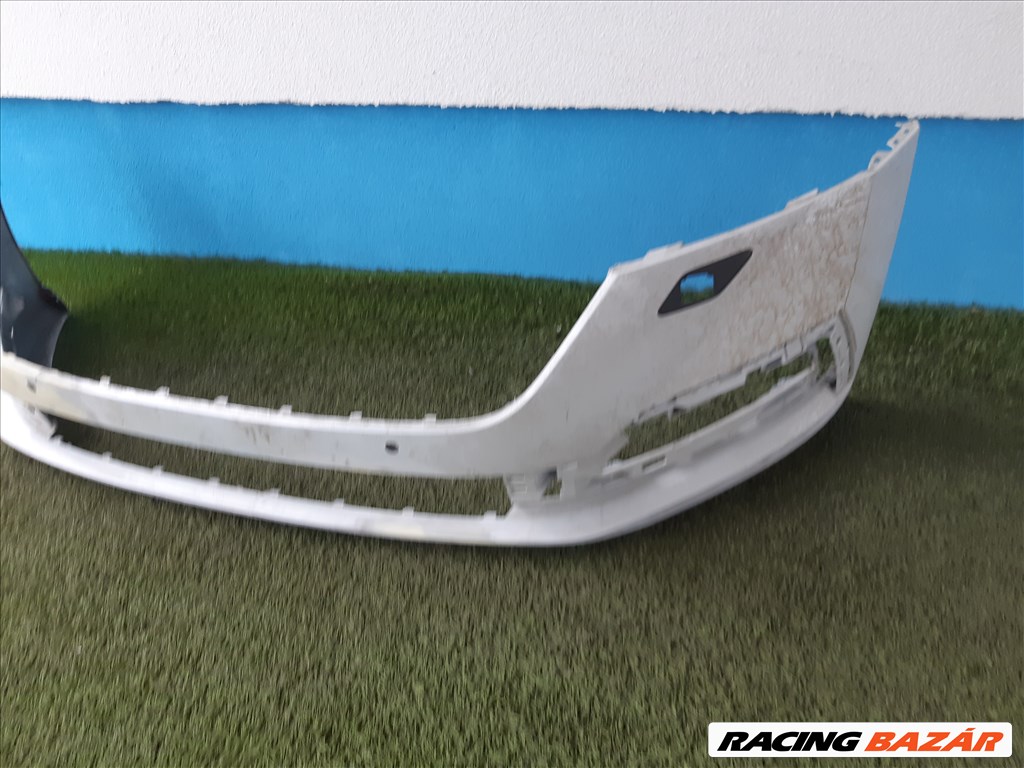 Skoda Octavia Mk4 első lökhárító üresen, javított, kis repedés a szegélyen 124031190100 7. kép