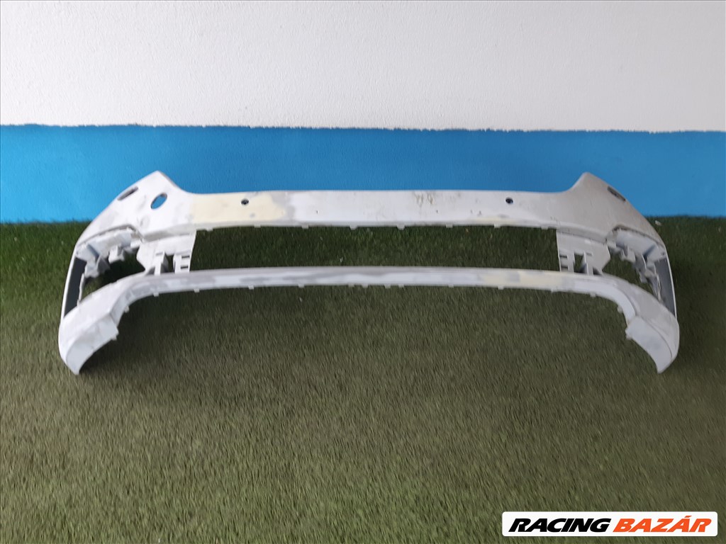 Skoda Octavia Mk4 első lökhárító üresen, javított, kis repedés a szegélyen 124031190100 8. kép