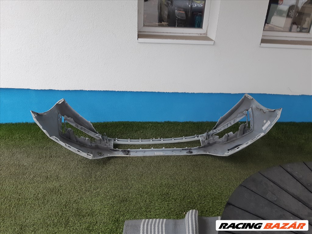 Skoda Octavia Mk4 első lökhárító üresen, javított, kis repedés a szegélyen 124031190100 9. kép