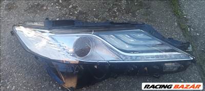 Toyota Camry VIII jobb fényszóró alkatrészei