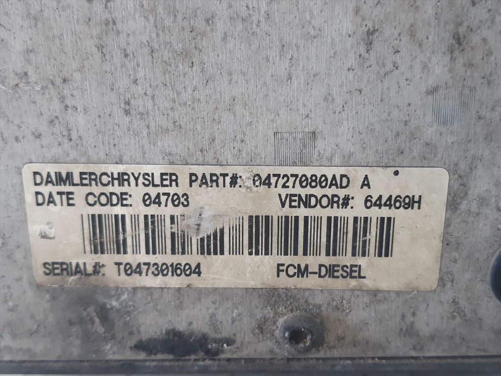 CHRYSLER VOYAGER IV (RG/ RS) 2.5 CRD Biztosítéktábla Motortér #28152# 04727080AD 7. kép