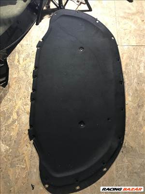 Skoda Octavia III géptető szigetelés