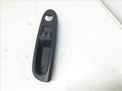 RENAULT CLIO II (BB0/1/2_/ CB0/1/2_) 1.4 16V (B/CB0P) Bal első Ablakemelő Kapcsoló #8790# 8200084008