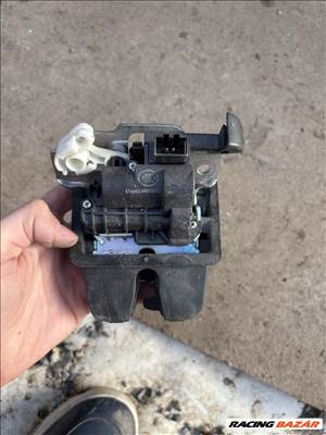 Volkswagen Touran II , passat b8, csomagtérzár  5ta827505d