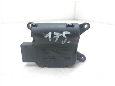 AUDI A4 Avant II (8E5/ B6) 1.9 TDI Fűtés Állító Motor #16822# 0132801303